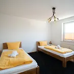 & Restaurant Kains Hof Uhlstädt