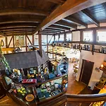 & Restaurant Kains Hof فندق