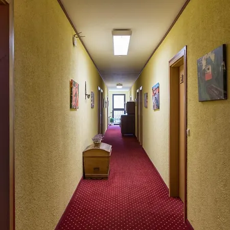 & Restaurant Kains Hof 3* Uhlstädt