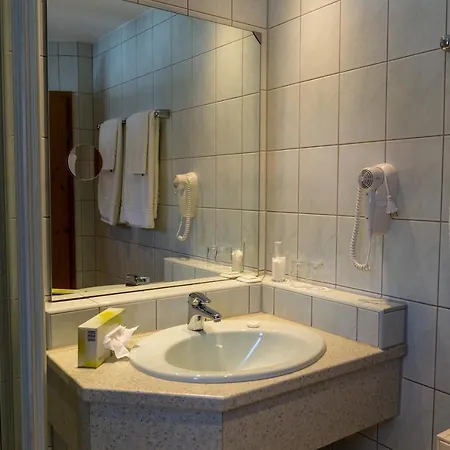 & Restaurant Kains Hof Szálloda 3*