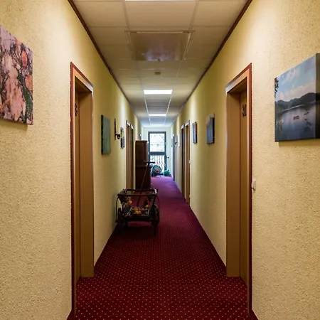 & Restaurant Kains Hof Uhlstädt