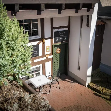 & Restaurant Kains Hof 3* Uhlstädt