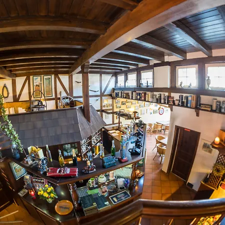 & Restaurant Kains Hof فندق