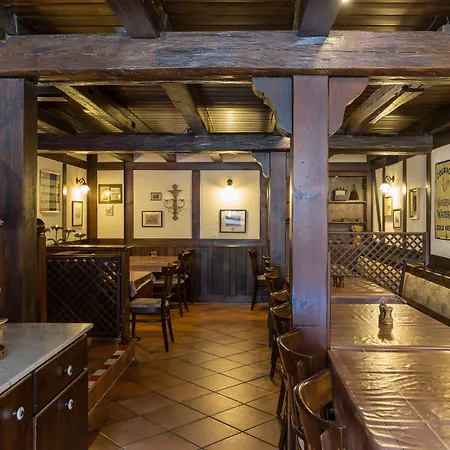 & Restaurant Kains Hof Uhlstädt