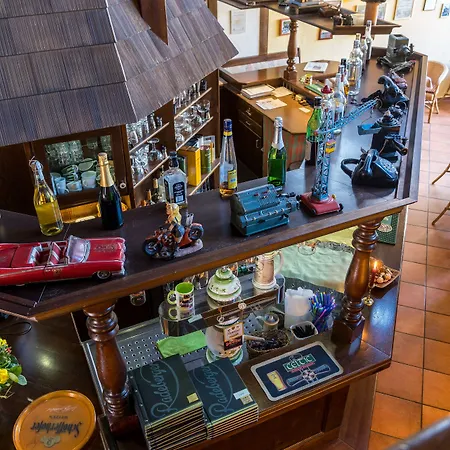 & Restaurant Kains Hof 3* Uhlstädt