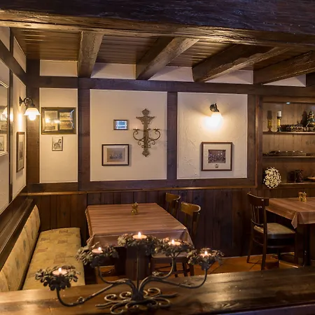 & Restaurant Kains Hof فندق Uhlstädt
