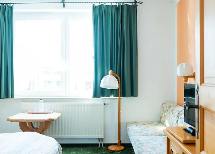 & Restaurant Kains Hof Uhlstädt